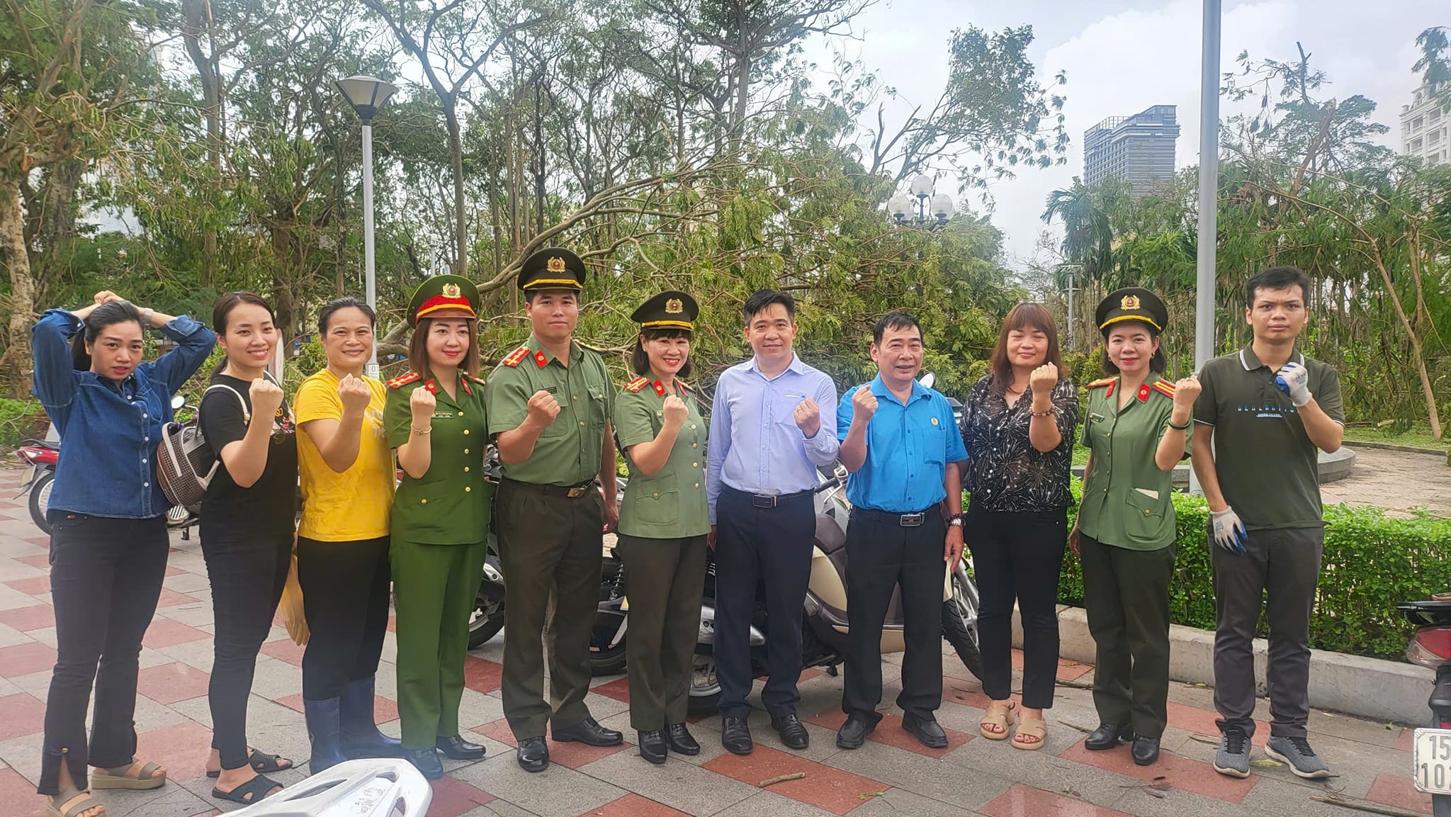 Công đoàn Công an thành phố chung tay hỗ trợ, khắc phục hậu quả cơn bão số 3